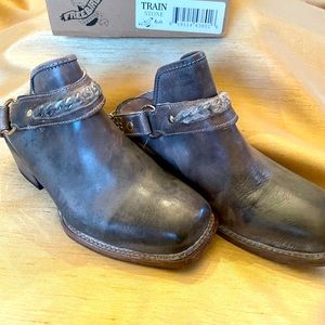 Freebird Train stone multi size 6